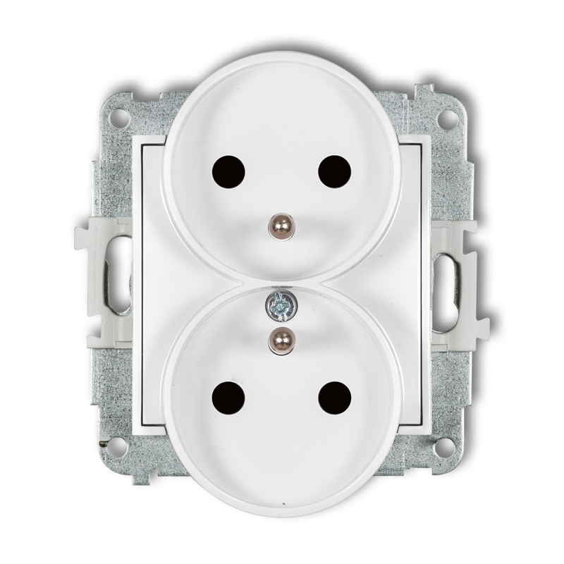 Double socket to a frame with the 2x(2P+Z) earth mechanism (with increased contact protection/shutter)